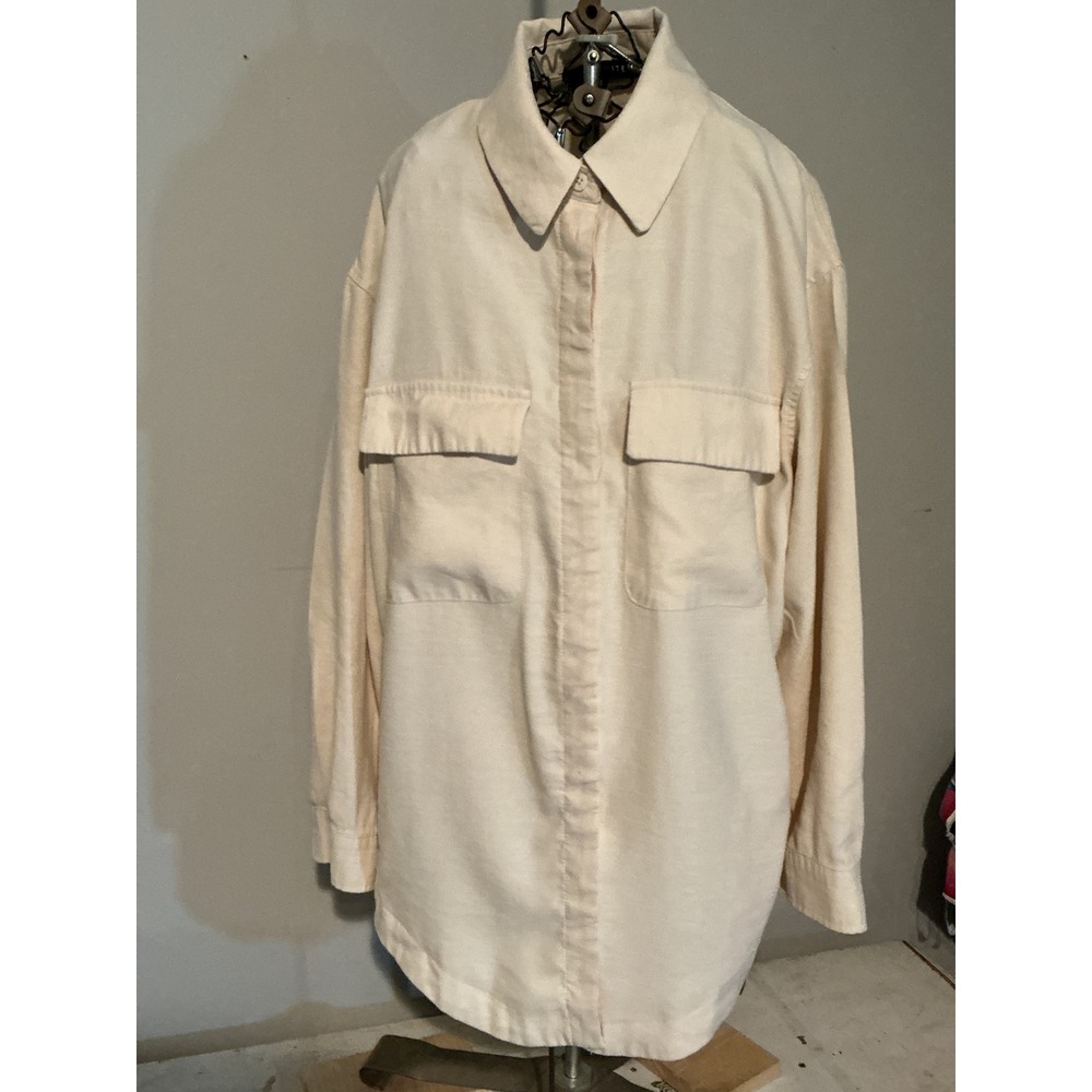 Dynamite Womens Cream Rayon Blend Button Down Shacket Shirt Pockets Size M